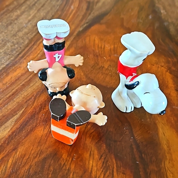 Vintage Peanuts stackable figurines Lucy, Charlie Brown, Snoopy 1970s toys - Picture 4 of 7